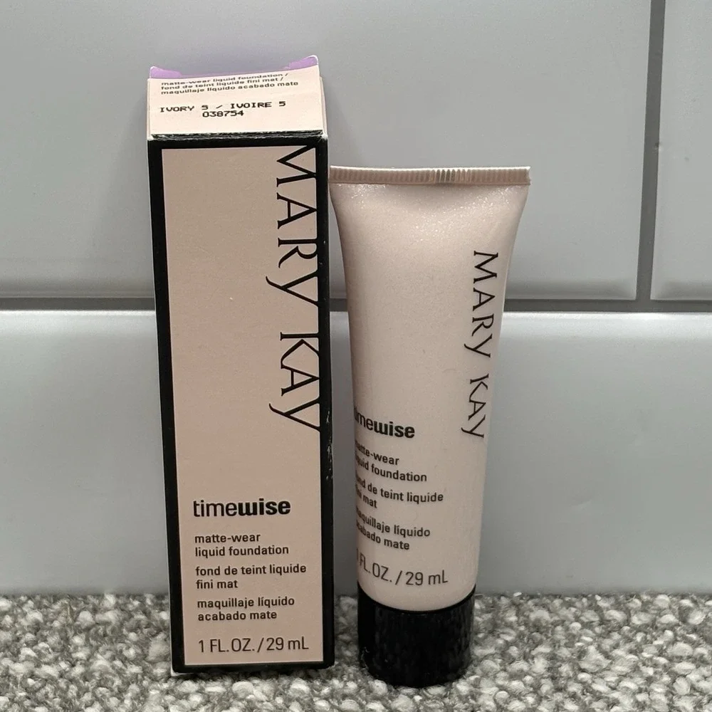 Mary Kay Timewise Foundation Matte Wear New In Box‎ Combination To Oily Ivory 5 - Picture 8 of 8